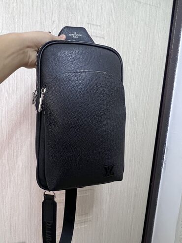butun кошелек цена: Барсетка Louis Vuitton 
Цена 1100 сом
Качество 🇹🇷
Возможен обмен ✊🏻