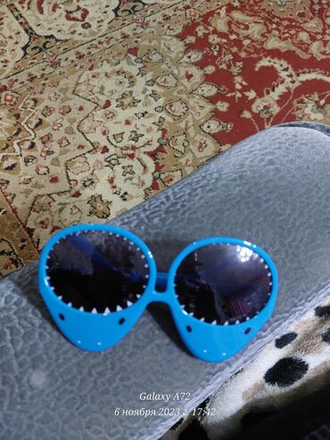 Продам!!!Детские очки от солнца Акула.Новые не разу не одевали