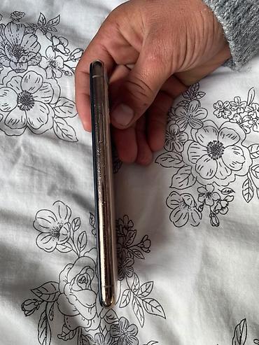 phone 11: IPhone 11 Pro, золотистый - Экран 5.8", OLED Super Retina XDR - — 3