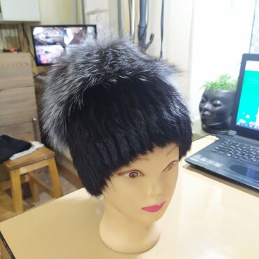 шапка и снуд: Новая шапка чернобурка с норковой основой ,мех натуральный , новьё !!!
