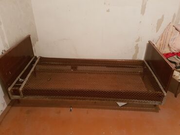Yataq otağı dəstləri: Təknəfərlik çarpayı, İşlənmiş
