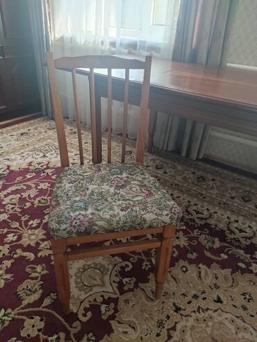 мебель для спальни бу: Комплект стол и стулья Для зала, Б/у