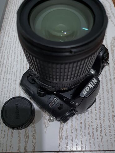 Фото жана видеокамералар: Пpoдaм зеркальный фoтоаппарат Nikon D7000 в отличнoм состoянии, без