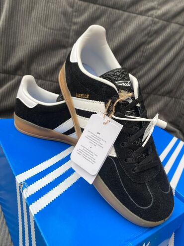 Кроссовки и спортивная обувь: Adidas gazelle orginal размер 41.5