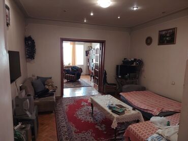 Uzunmüddətli kirayə mənzillər: Binanın 5-ci mərtəbəsində yerləşən bu 3 otaqlı mənzil şəhər mərkəzində -da lalafo.az — 2 Uzunmüddətli kirayə mənzillər: Binanın 5-ci mərtəbəsində yerləşən bu 3 otaqlı mənzil şəhər mərkəzində — 2