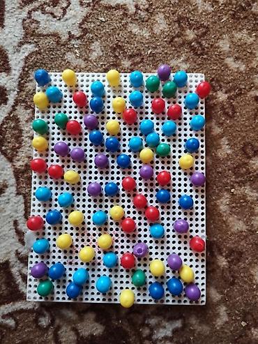 Игрушки: Чемоданчик медика-50 сом, динозавры - 50 сом, игра рыбки, нет — 10