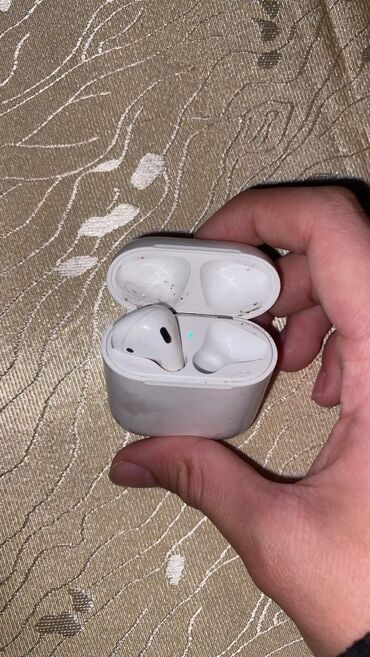 airpods qulaqcıq: Salam ideal veziyetdedir tek kulakcı yoxdur amma gerçek airpods 2dir