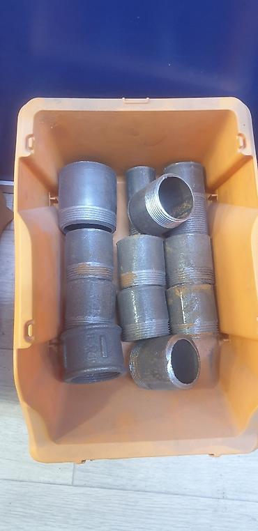 Муфты для соединения труб: Соединительная муфта, изготовленная из металла, с резьбой на обоих — 8