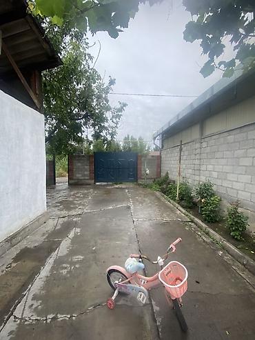 6 соток: Продаётся в Новопокровка Времянка, частный двор с хозяйственными — 2