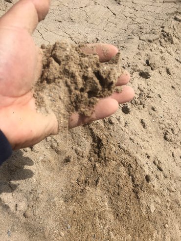 плуг на трактор: Гравёрщебень,песок,глина,смеси для бетона!!!!