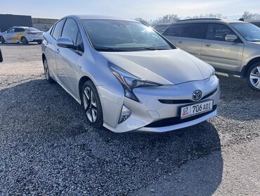 Toyota: Toyota Prius: 2018 г., 1.8 л, Вариатор, Гибрид, Хэтчбэк