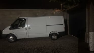 Ford transit.1 ton yuk vurmaq olur.her nov darvazadan kecir.munasib