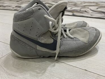 nike 37: Б/у состояния10/5 Nike Fury