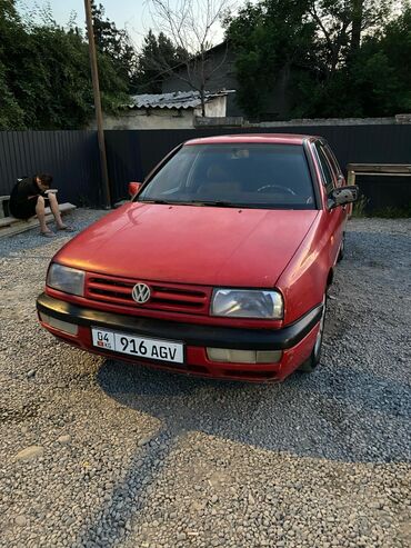 Volkswagen: Volkswagen Vento: 1992 г., 1.8 л, Механика, Бензин, Седан