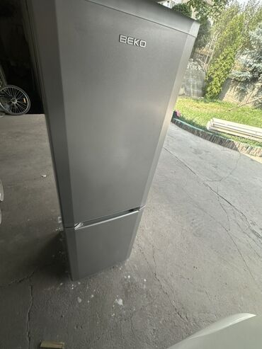 поко м5 с: Муздаткыч Beko, Эки камералуу