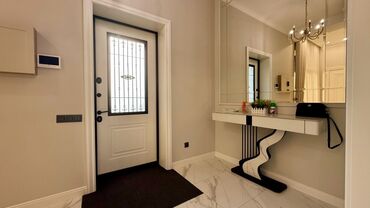 Долгосрочная аренда домов: 330 м², 5 комнат, Забор, огорожен, Балкон застеклен, Евроремонт at lalafo.kg — 15 Долгосрочная аренда домов: 330 м², 5 комнат, Забор, огорожен, Балкон застеклен, Евроремонт — 15