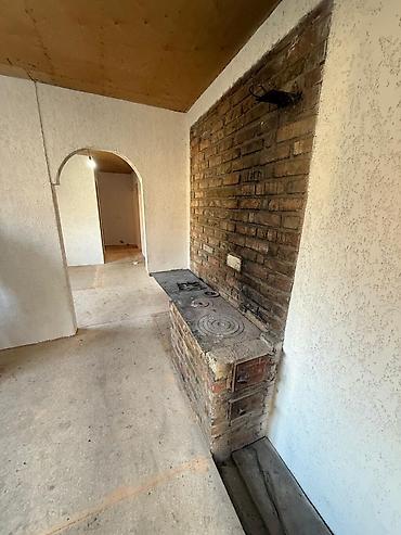 Продажа коттеджей и домов: Продается загородный дом с прилегающей территорией, предлагающий — 22