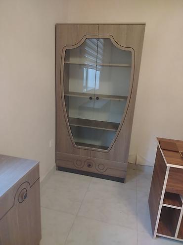 Dolab vitrinləri: Şüşəli vitrin şkaf - Material: ağac teksturalı laminat/MDF, ön hissə — 2