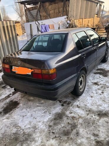 Volkswagen: Volkswagen Vento: 1.8 л, Механика, Бензин