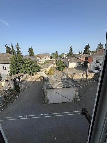 1 комната квартира снять: Geniş və işıqlı otaq icarəyə verilir. Xüsusiyyətlər: - Böyük — 1