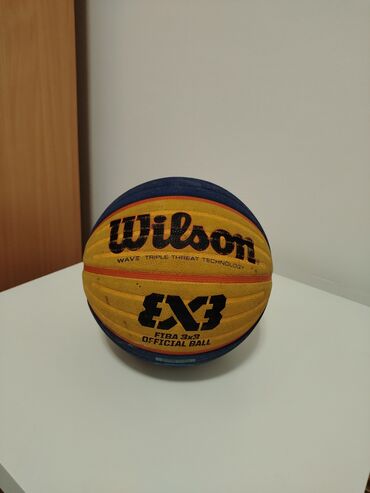 sportska torba za devojcice: Wilson 3x3 lopta malo koriščena