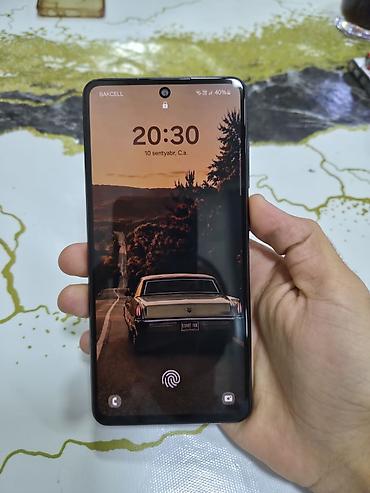 Samsung Galaxy A52, 128 GB, rəng - Qara, İki sim kartlı lalafo.az -da Samsung Galaxy A52, 128 GB, rəng - Qara, İki sim kartlı