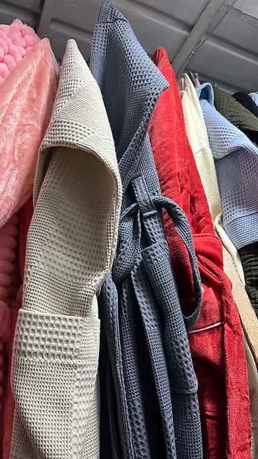 Другая мужская одежда: Мужские пижамы Мусжкие халаты Мужское термобелье Широкий ассортимент — 17