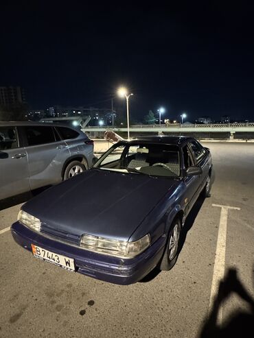запчасть на мерс 814: Mazda 626: 1990 г., 2 л, Механика, Бензин, Седан