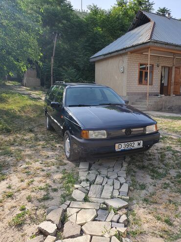 вариантка авто: Volkswagen Passat Variant: 1991 г., 1.8 л, Механика, Бензин, Минивэн