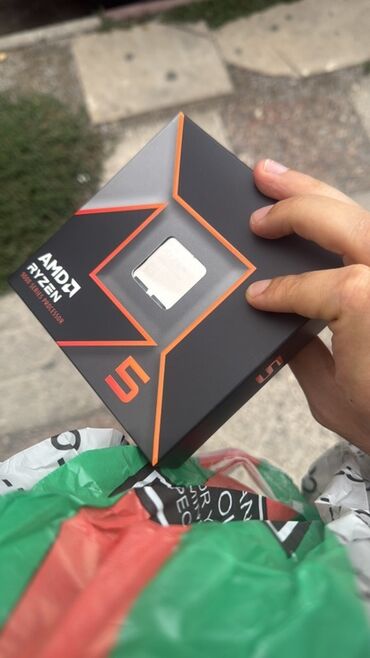 ddr3 8gb notebook: Ryzen 5 9600X cox az istifade olunub cemi 10-12 gun tecili satilir