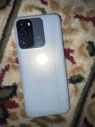 Tecno Spark 8C, Б/у, 64 ГБ, цвет - Серый, 2 SIM