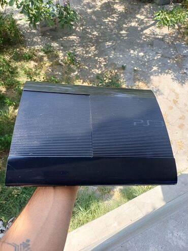 playstation 5 bakı: Ps3 slim 500Gb ideal vəziyyətdədir Üzərində 2 ədəd dualshock3,2 ədəd