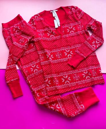 Пижамы: Пижамы от Victoria Secret.
Оригинал из США — 8