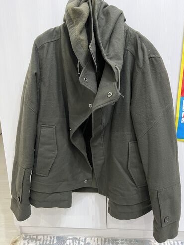 Пальто мужское размер L, производство Корея. Почти новое реальному