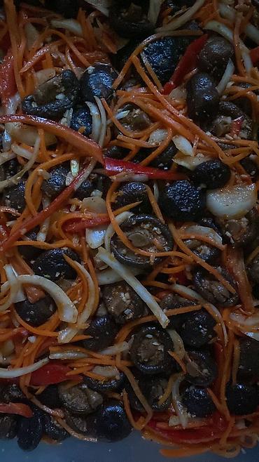 Готовые блюда, кулинария: Ассорти корейских салатов — свежеприготовленные закуски по — 6