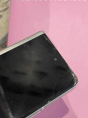 honor v3: Смартфон с гибким экраном Samsu Z Fold 3 (серия Fold, корпус в оттенке — 8