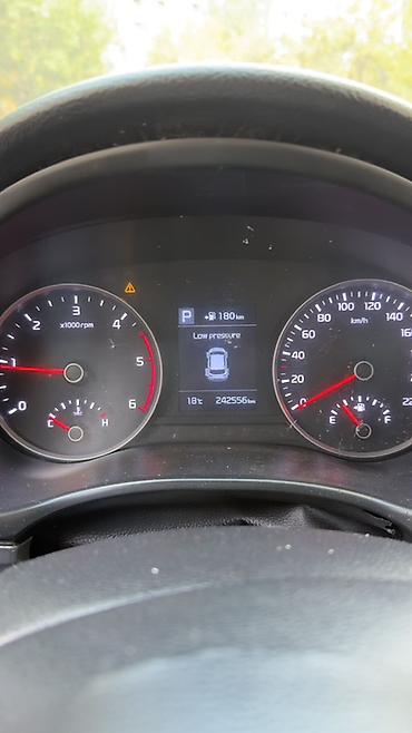 opel astra gtc: Kia Stonic: 2018 г., 1.6 л, Автомат, Дизель, Кроссовер — 9