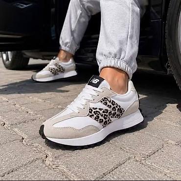 New Balance
36 do 41 
cena 3800din✅️

NT❤