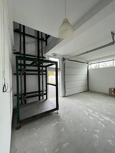 Magacini i radionice: U našoj ponudi su dva nova objekta na 15 ari placa - kancelarijski — 21