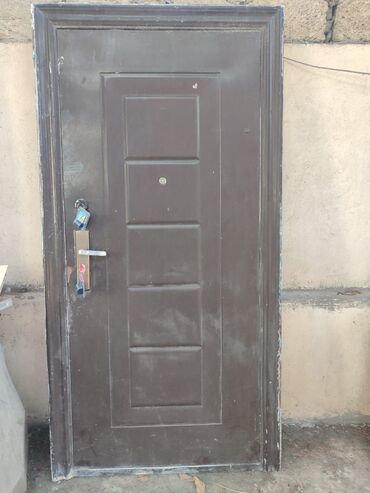 ikinci əl seyf qapı: Seyf qapi 
200azn
Dernegul 5695 leli