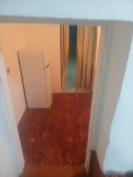 Uzunmüddətli kirayə mənzillər: Metro elmlere yaxın 2otaglı heyet evi kirayə verilir obsi heyedir — 12