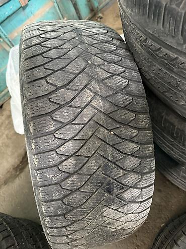 maksi: Шины 285 / 60 / R 18, Зима, Б/у, 1 шт, Внедорожные (АТ/МТ), Китай, Maxxis — 1