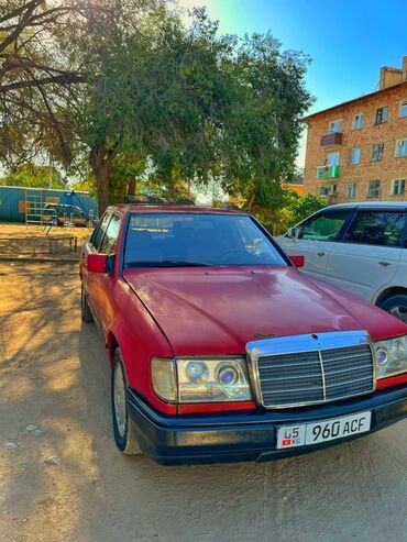 продаю в связи переездом: Mercedes-Benz W124: 2.3 л, Механика, Бензин, Седан