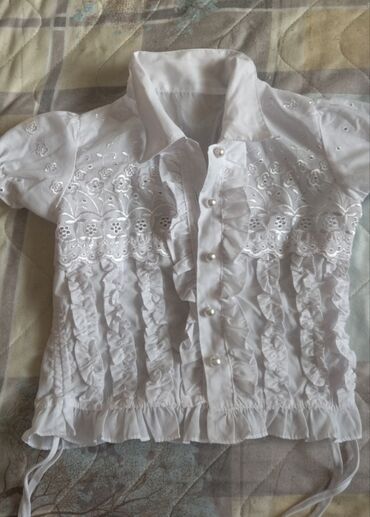 белая женская рубашка: Детский топ, рубашка, цвет - Белый, Б/у
