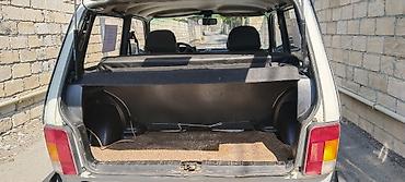VAZ (LADA): Lada Niva 4x4, ağ rəng, beşqapılı kuzov. Arxa ötürücülü/qoşulan tam — 4