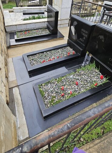 Başqa xidmətlər: *MƏZAR DAŞI*
ŞƏKİLLƏRİN İŞLƏNMƏSİ.
3D ŞƏKİLLƏR.
HEYKƏLLƏRİN YONULMASI — 12