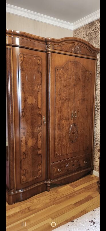 Yataq otağı dəstləri: Yataq Desti 750 azn satilir‼️taxtin matrasi var.dolab 3hisseden — 2