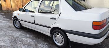 Volkswagen: Volkswagen Vento: 1993 г., 1.6 л, Механика, Бензин, Седан