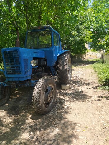 traktor satılır: Mtz 80 tam saz vezyetde sol teker zeyifdi qalani normaldi