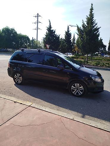 man sat: Opel Zafira: 1.9 l | 2005 il 518000 km Van/Minivan — 3